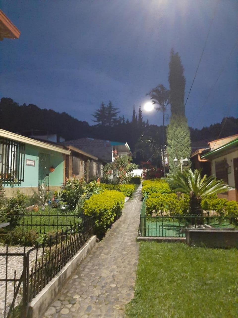 Hospedaje Maravillas De Jardin Exterior photo